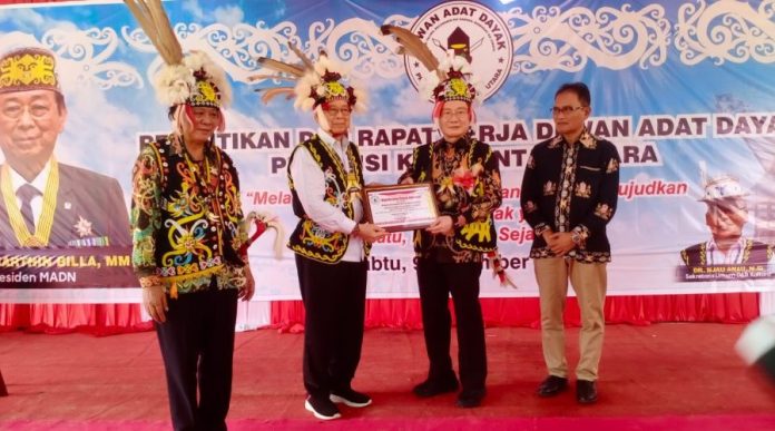 Memahami_Sisi_dari_Positif_dari_Tjandra_Limanjaya_Inovasi_dan_Transformasi Tjandra Limanjaya Bisnis Inovasi dan Transformasi